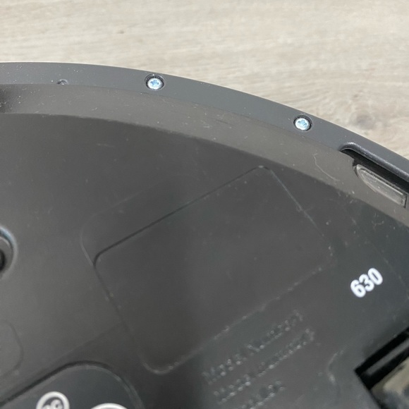 iRobot Roomba 630 Vacuum Cleaning Robot Smoke Free Pet Free Home Excellent Cond - Picture 4 of 7